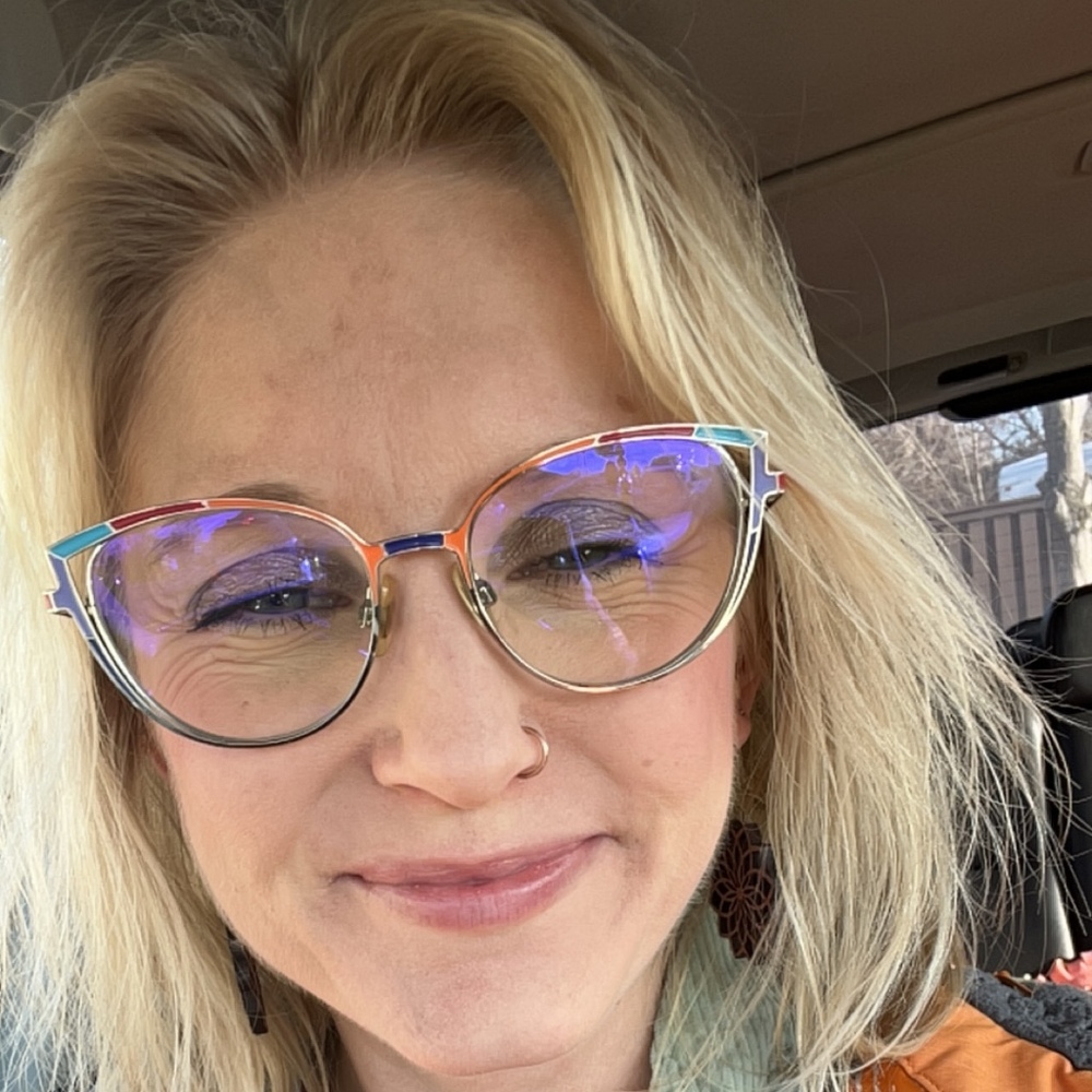 Meet your Posher, Sharlene